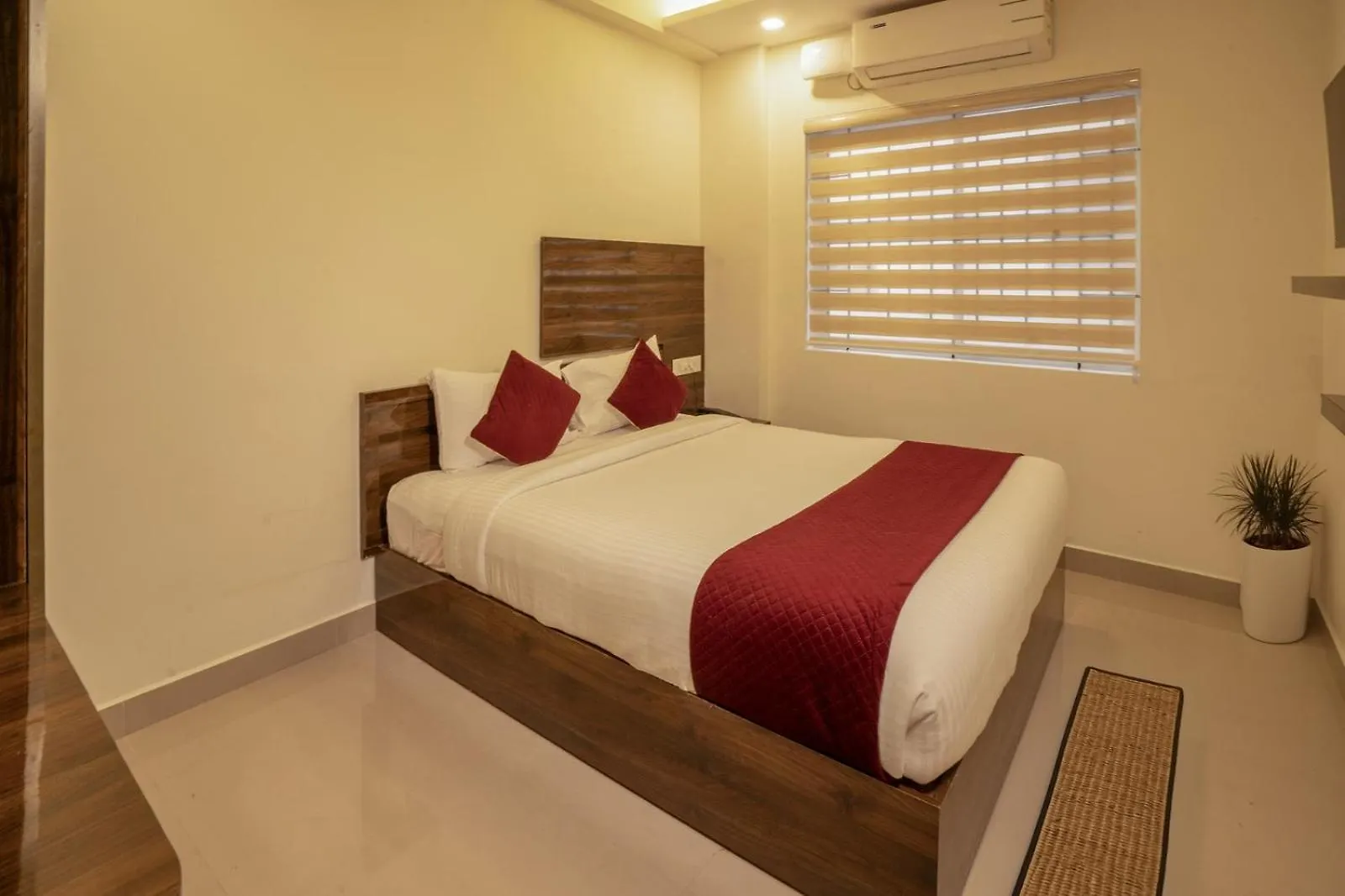 Br Residency Hotel Thrissur