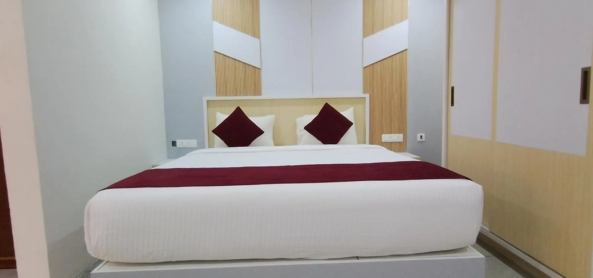 Br Residency Hotel Thrissur